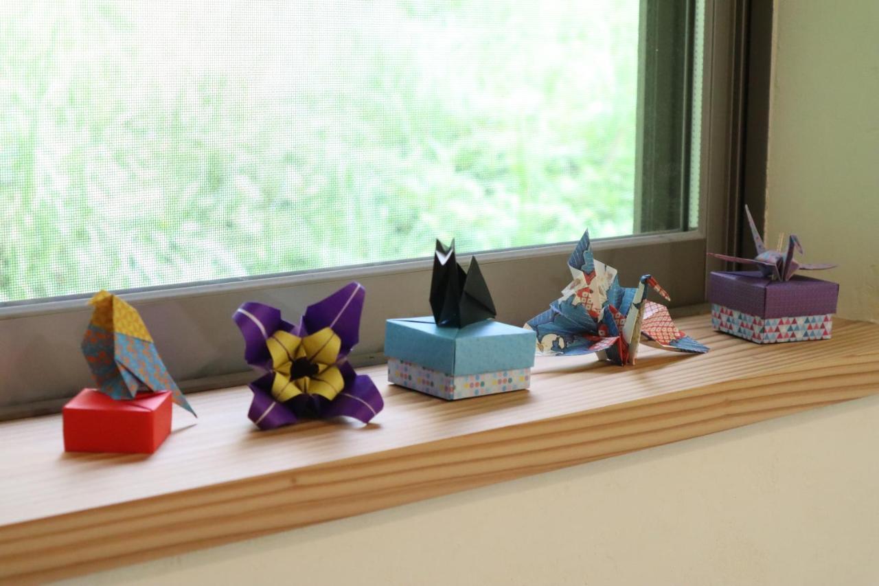 猫と図書館のある宿 草地家 Kusachike Minamiawaji Eksteriør billede