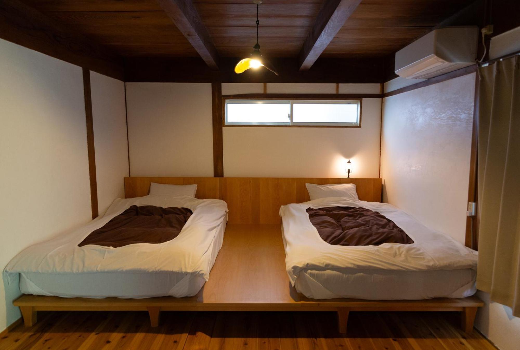 猫と図書館のある宿 草地家 Kusachike Minamiawaji Eksteriør billede