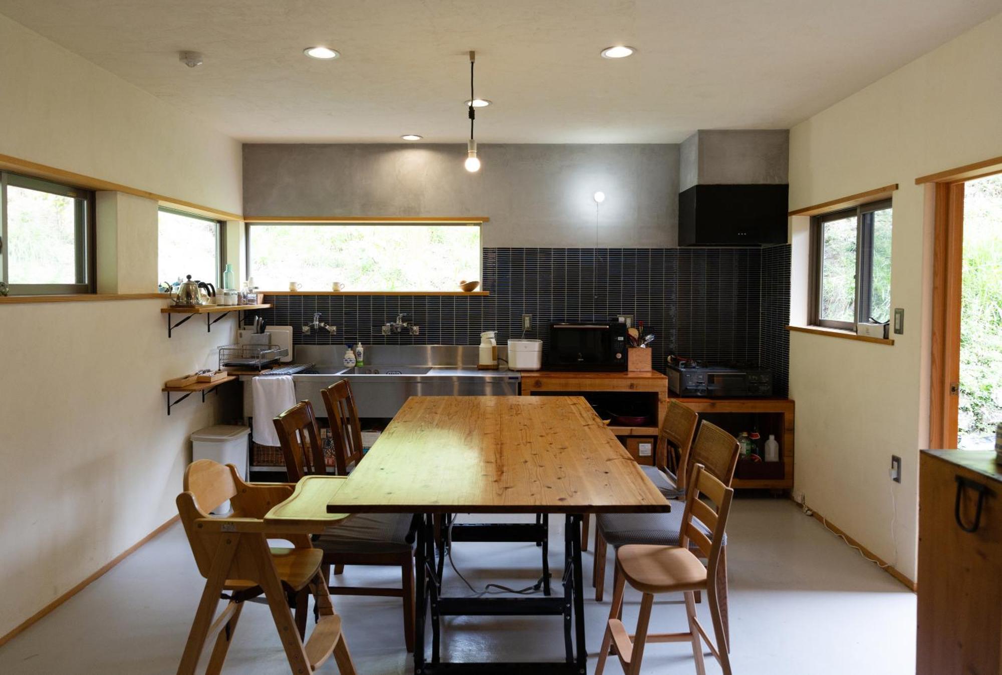 猫と図書館のある宿 草地家 Kusachike Minamiawaji Eksteriør billede